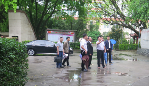 龍巖市委副書(shū)記、新羅區委書(shū)記何明華蒞臨我司視察工作